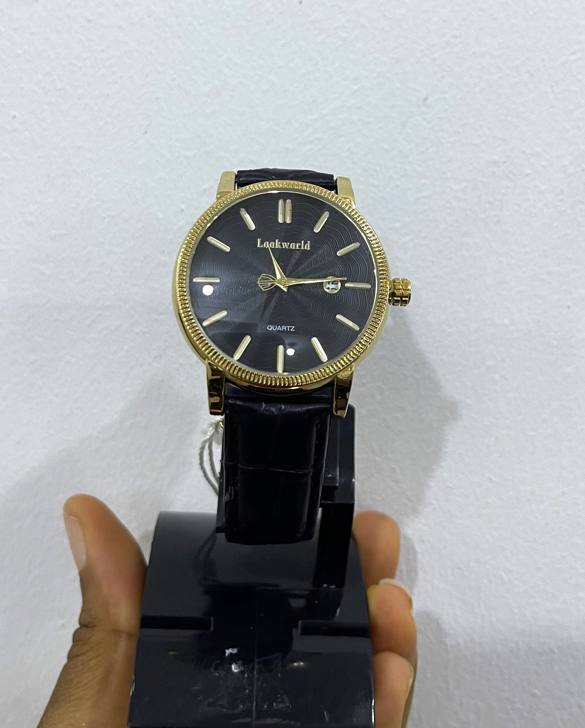 Lookworld Watch